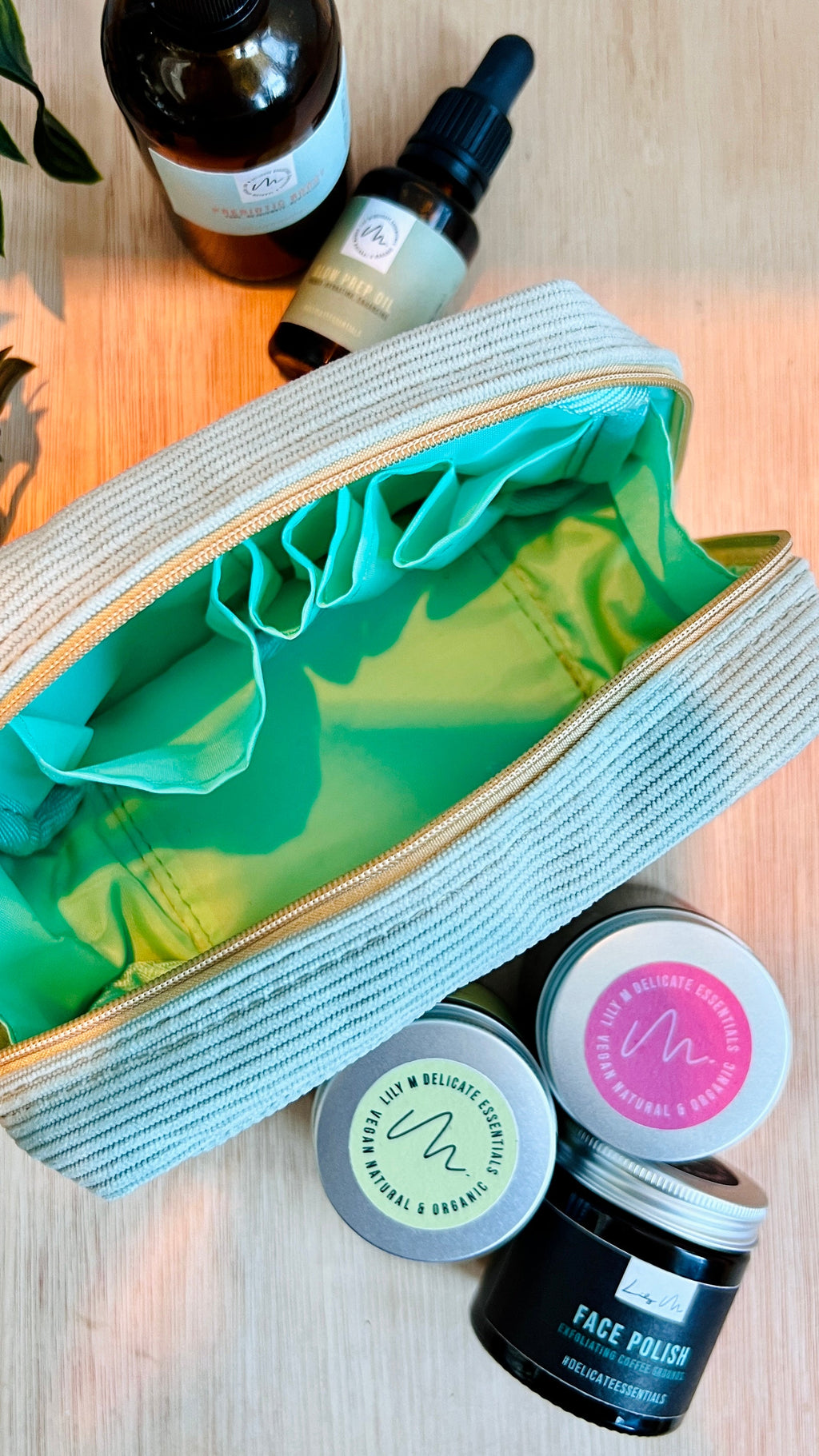 Essentials Beauty Bag