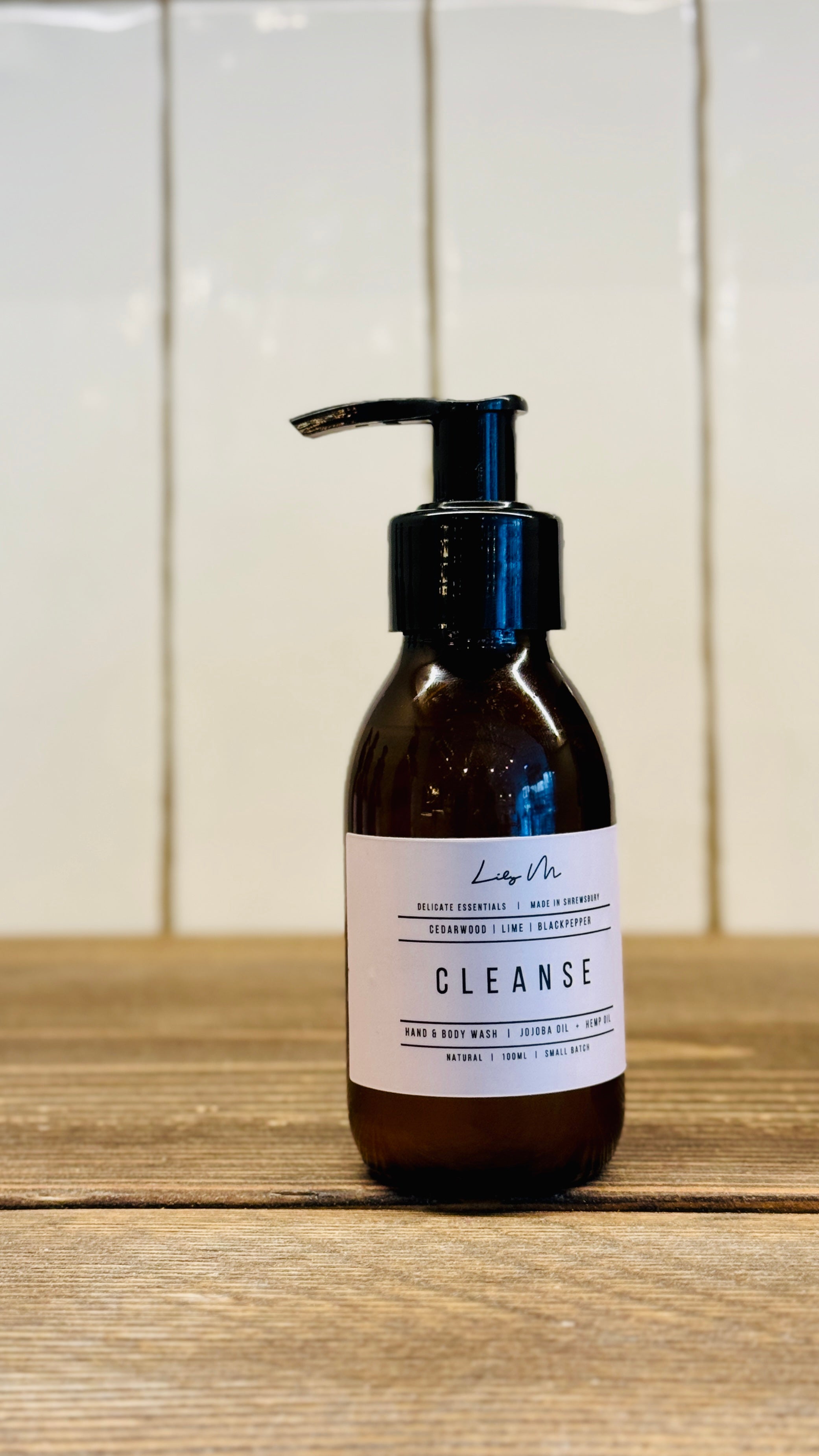 travel size handwash bottle 100ml with a black pump